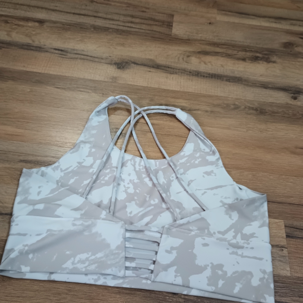Workout top - Picture 4 of 4